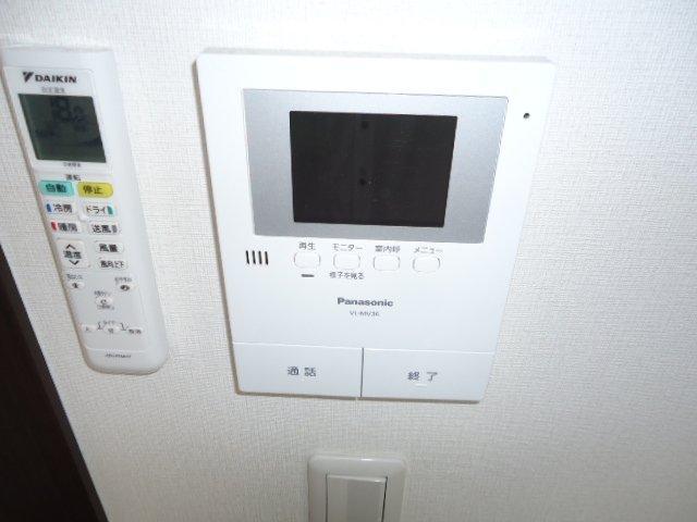 拡大写真:Creo中村公園弐番館 1階103のカメラ付インターホン