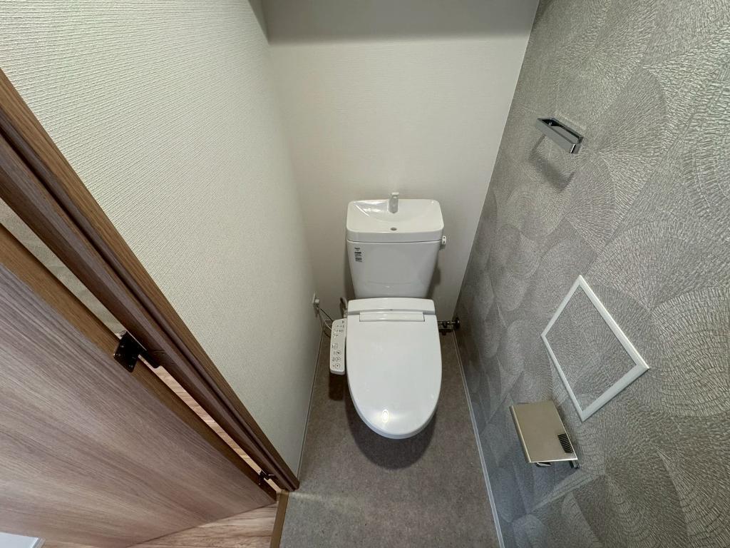 拡大写真:S-RESIDENCE高岳ardent(アーデント) 9階902のシャワー付トイレ