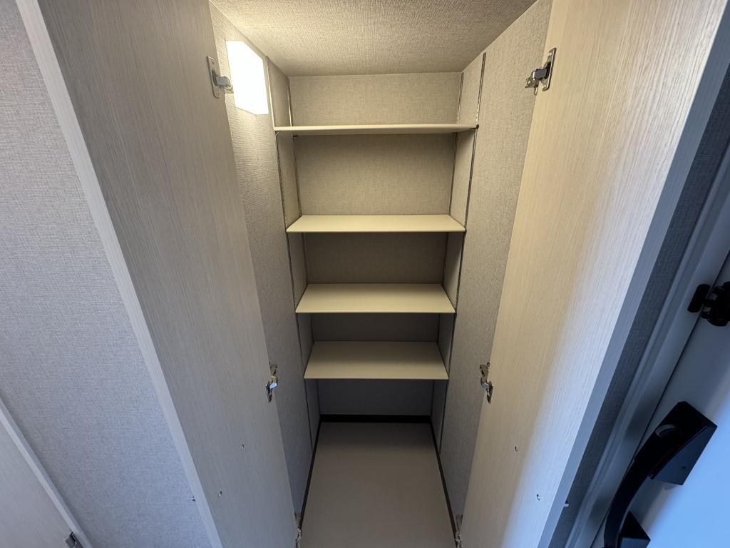拡大写真:ストーリア名古屋城西 11階1104の下駄箱