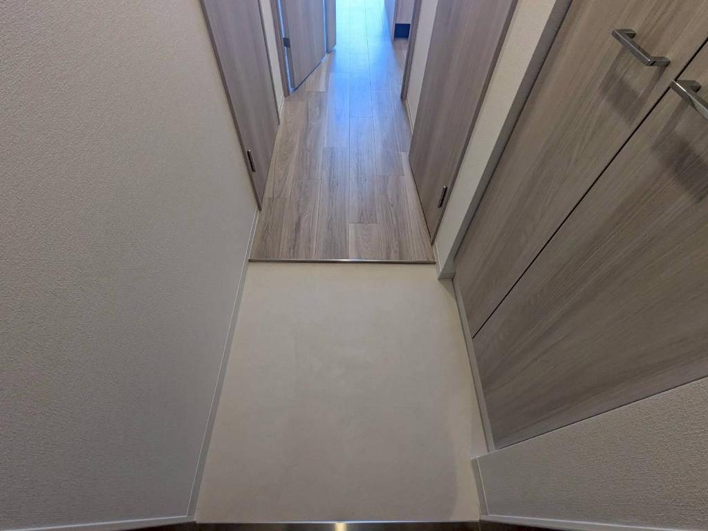 拡大写真:メイクスアート名古屋城西 10階1004の玄関