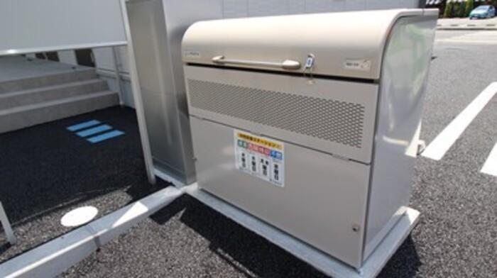 拡大写真:カーサ アチェロ 2階201の共有部分