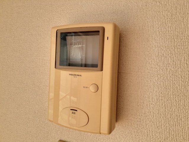 拡大写真:メゾンレリア 1階103のカメラ付インターホン