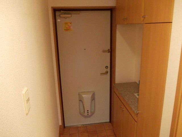 拡大写真:グレイスセイバリー 1階108の玄関