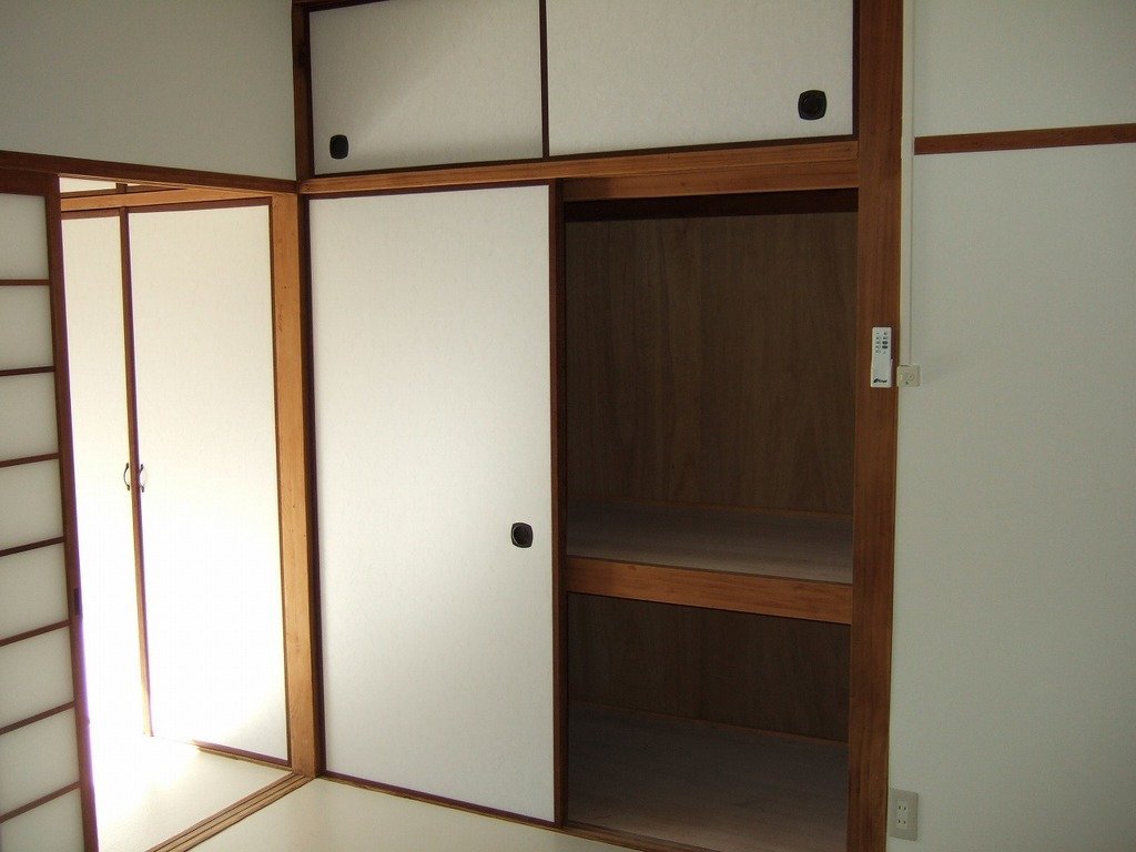 拡大写真：網干コーポ 1階103の収納