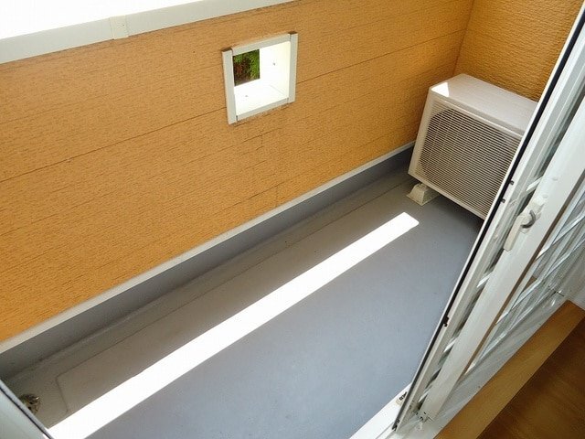 拡大写真:クールヴィヴァーチェB 1階102のベランダ