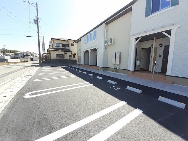 拡大写真:L&C Moca1 2階201の駐車場