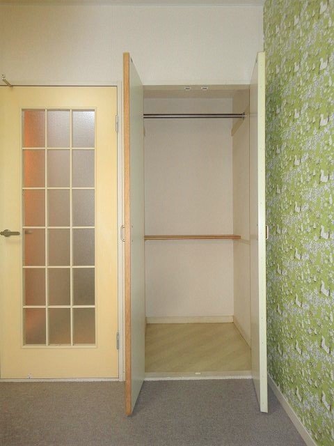 拡大写真:静岡市葵区東千代田1丁目 1階303の収納