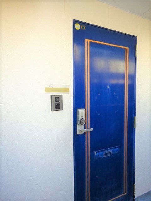 拡大写真:静岡市葵区東千代田1丁目 1階303の玄関