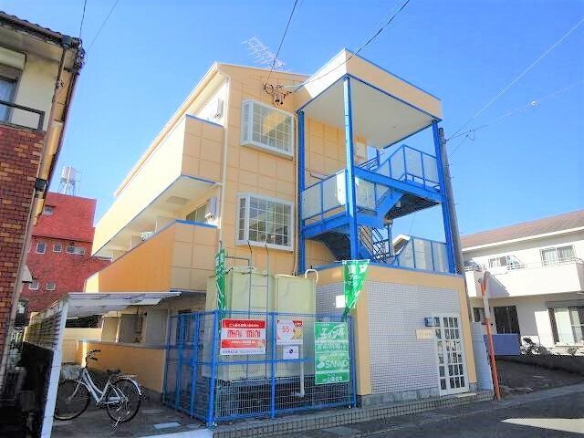 拡大写真:静岡市葵区東千代田1丁目 1階303の外観写真(昼)
