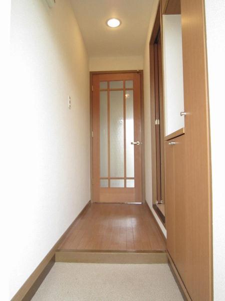 拡大写真:セレソ 1階A101の玄関