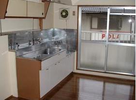 拡大写真：コーポ新町D棟 2階202のキッチン
