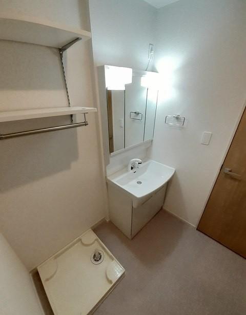 拡大写真:マレノワール桜橋 1階102の洗濯機置場(イメージ)