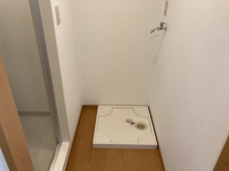 拡大写真:ピラパン 2階203の洗濯機置場