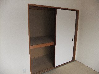 拡大写真：ハイツカオル 2階202の収納