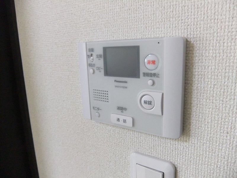 拡大写真:フジパレス守口 3階302のカメラ付インターホン
