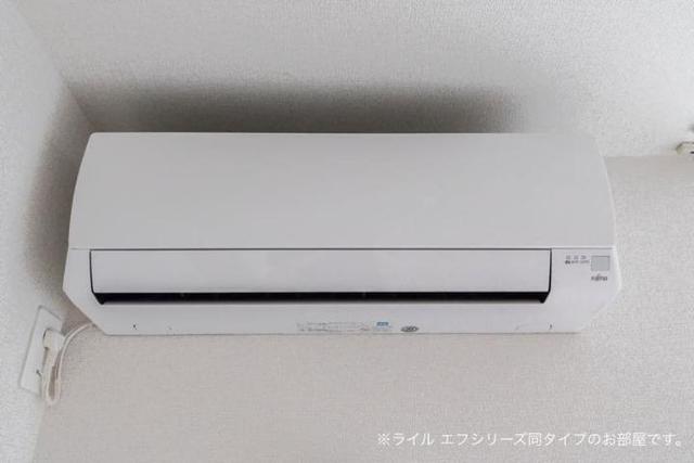 拡大写真:メゾン ド シェリー 1階101のエアコン