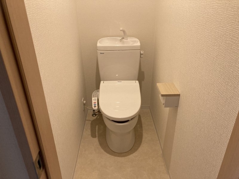 拡大写真:Mark Villa 守口駅前 3階302のシャワー付トイレ
