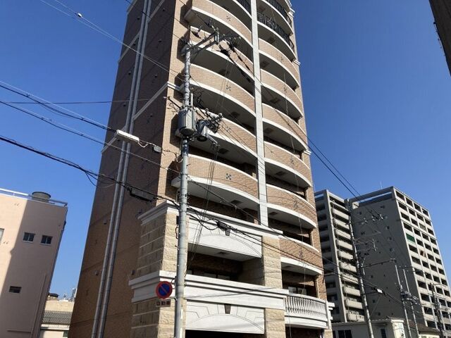 拡大写真：Luxe門真 4階303の外観写真（昼）