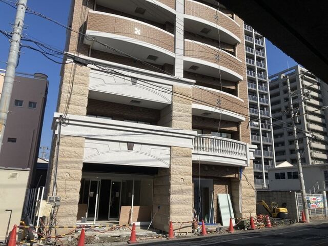 拡大写真：Luxe門真 4階303の外観写真（昼）