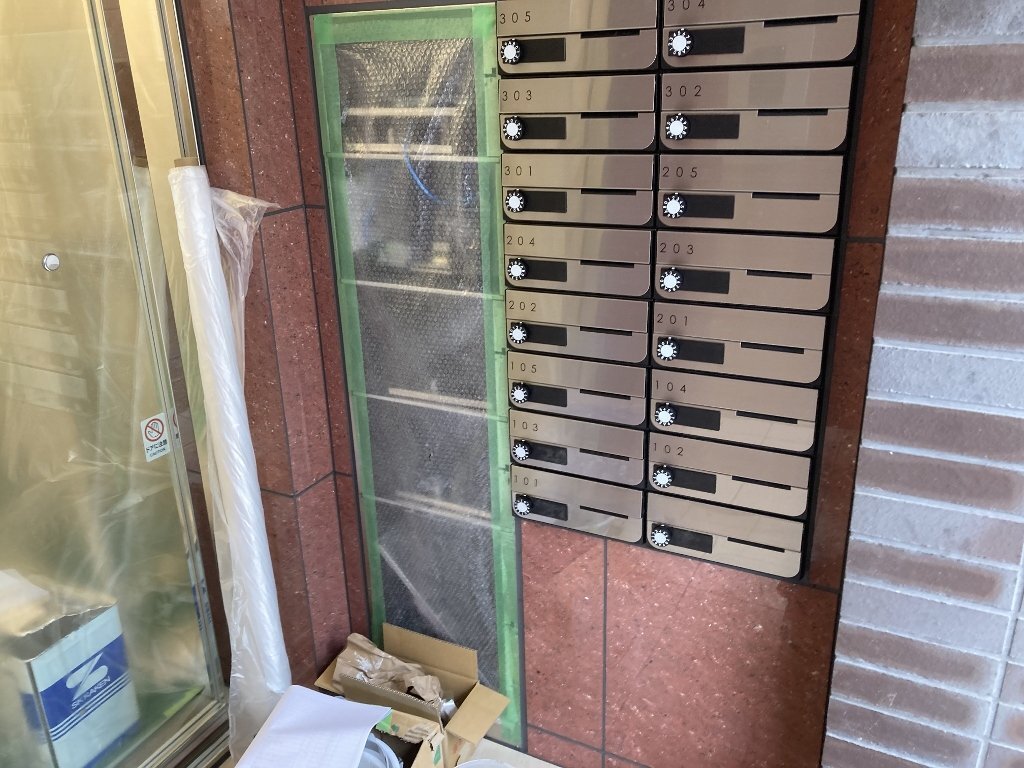 拡大写真:インペリアル大宮 1階102の宅配ボックス