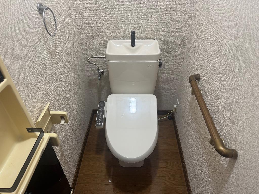 拡大写真:ユニバーサルコーポ 2階E2のトイレ