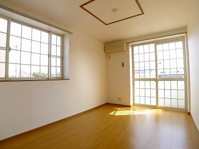 拡大写真:リヴィエール 1階101のリビング