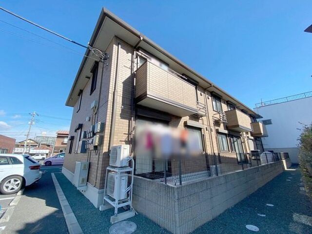 拡大写真：セント・レーク 2階203の外観写真（昼）