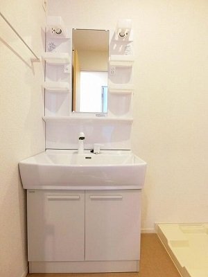 拡大写真:フルームABC 2階B201の洗髪洗面化粧台