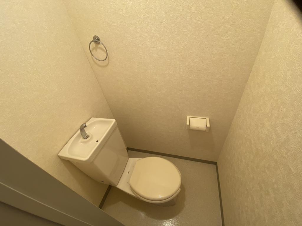 拡大写真:パレスエイト 2階302のトイレ