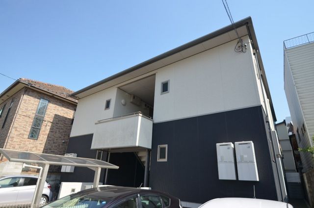 拡大写真:シャーメゾン鈴蘭台駅前 1階101の外観写真(昼)