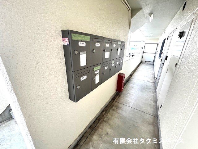 拡大写真:サンパーク鈴蘭 1階101の集合ポスト