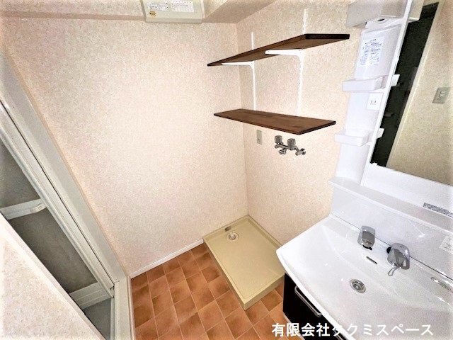 拡大写真:サンパーク鈴蘭 1階101の洗濯機置場