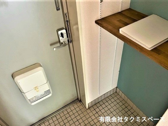 拡大写真:サンパーク鈴蘭 1階101の玄関