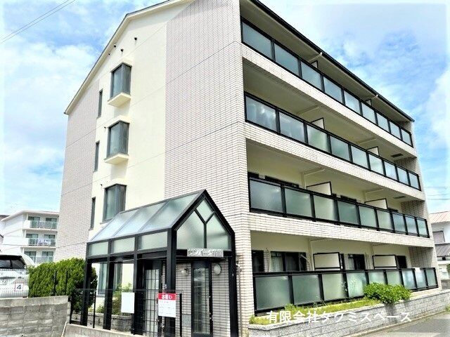 拡大写真:サンパーク鈴蘭 1階101の外観写真(昼)