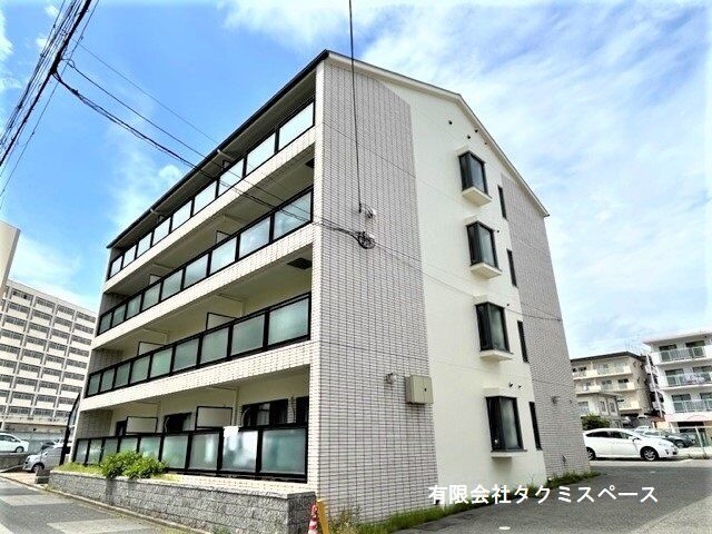 拡大写真:サンパーク鈴蘭 1階101の外観写真(昼)