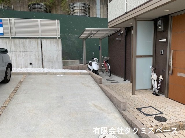 拡大写真:シャーメゾンリベルテ谷上 1階101の駐車場
