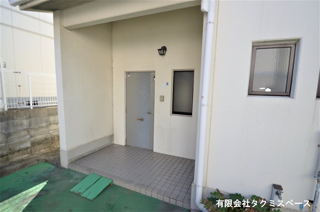 拡大写真：レジデンス竜が岡A棟 1階2の玄関