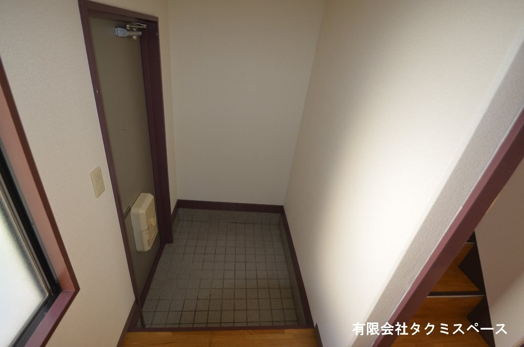 拡大写真：レジデンス竜が岡A棟 1階2の玄関