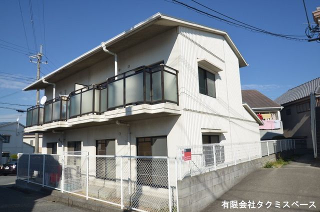 拡大写真：レジデンス竜が岡A棟 1階2の外観写真（昼）