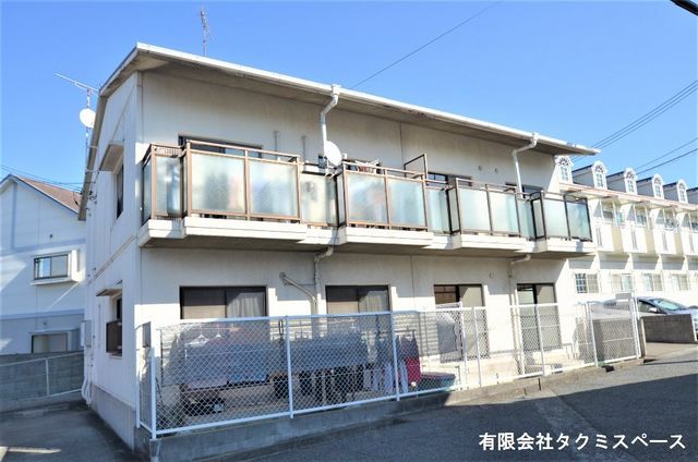 拡大写真：レジデンス竜が岡A棟 1階2の外観写真（昼）