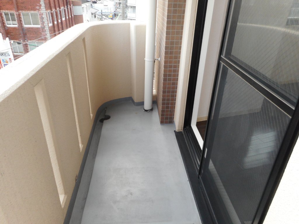拡大写真：吹田市垂水町１丁目 5階504のベランダ