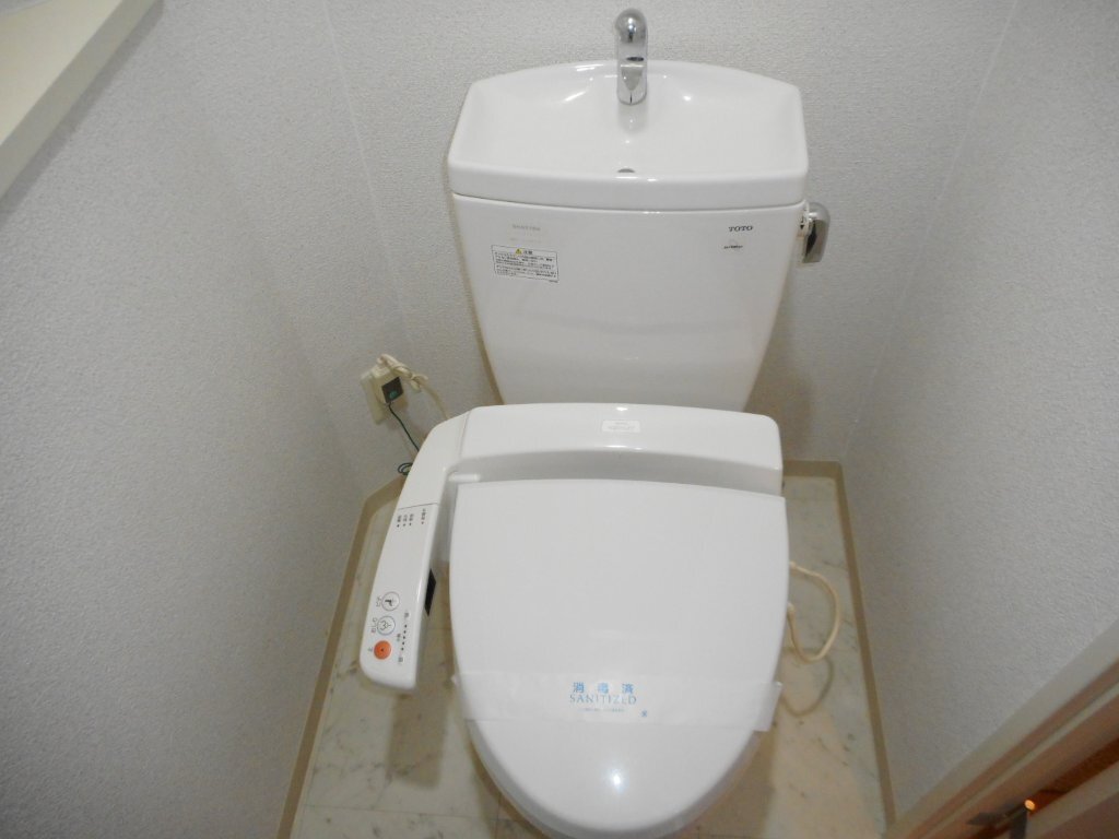 拡大写真：吹田市垂水町１丁目 5階504のトイレ