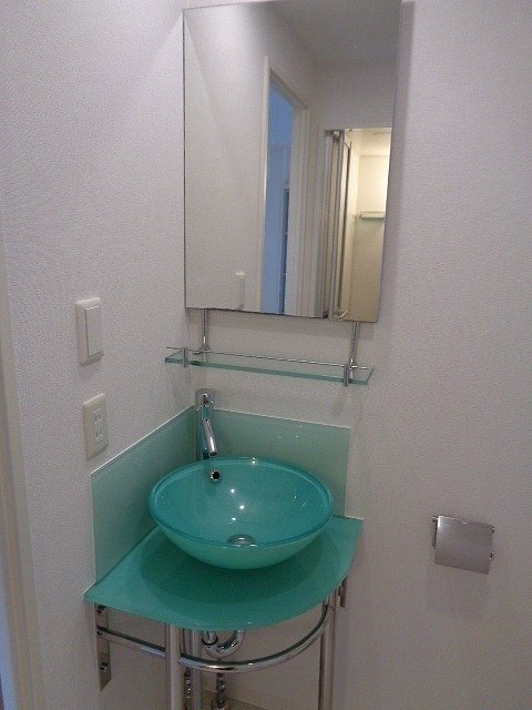 拡大写真:吹田市垂水町1丁目 9階902の独立洗面台