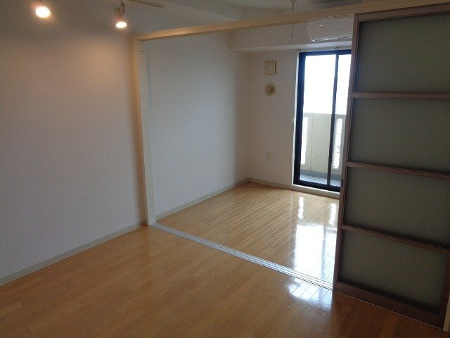 拡大写真:吹田市垂水町1丁目 9階902の広々1LDK