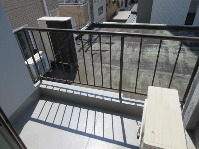 拡大写真：吹田市江坂町１丁目 3階305のベランダ