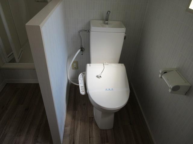 拡大写真：吹田市江坂町１丁目 3階305のトイレ