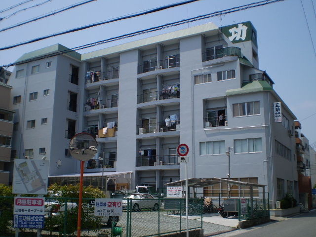 拡大写真:吹田市江坂町1丁目 3階313の外観写真(昼)