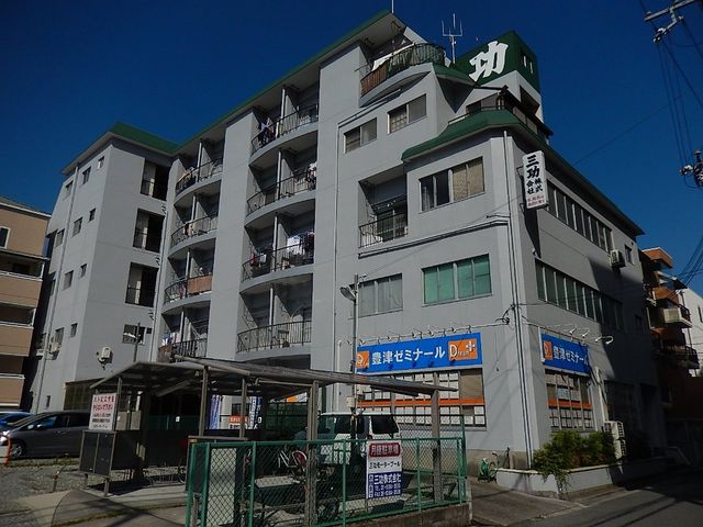 拡大写真：吹田市江坂町１丁目 3階313の外観写真（昼）