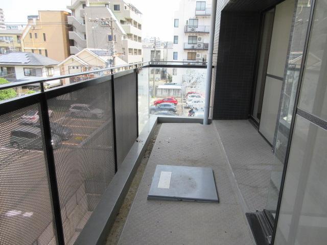 拡大写真：吹田市江坂町１丁目 3階304のベランダ