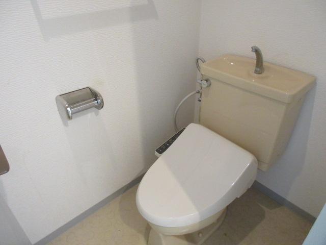 拡大写真：吹田市江坂町１丁目 3階304のトイレ